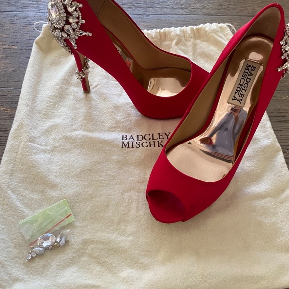 Badgley Mischka Kiara Red Heels - Picture 5 of 9